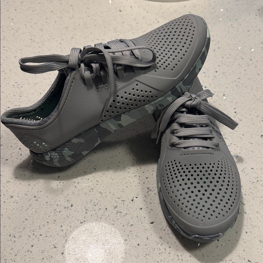 CROCS Sneakers